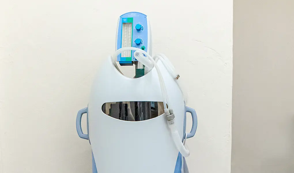笑気吸入鎮静器